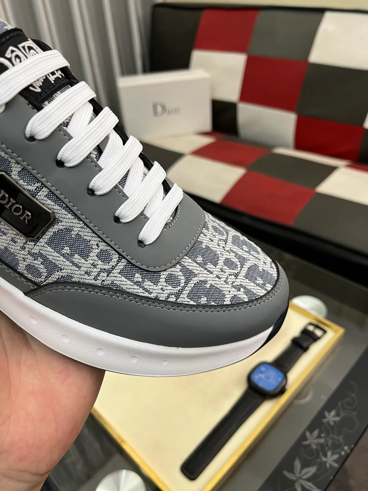 Men's men's shoes💰440⌚️⌚️Dior original quality.~ Unique modern style sneakers. 🏃A must-have casual shoe for trendy men😍😍 Original brand imported from Italy, imported original leather, sheep lining (refuses to discolor and grind feet) Sole: Original sole provided by the original factory, French lazy style design ⚠️Fit to the feet, original quality, super comfortable original sole. Just like shooting the real thing 🎬The real thing is better, code number: 38-443️⃣colors available